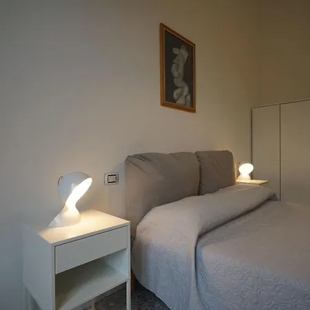 Apartman Manzoni 22 *