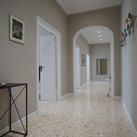 Manzoni 22 - Mytouristhome Appartement La Spezia