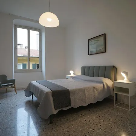 Manzoni 22 *