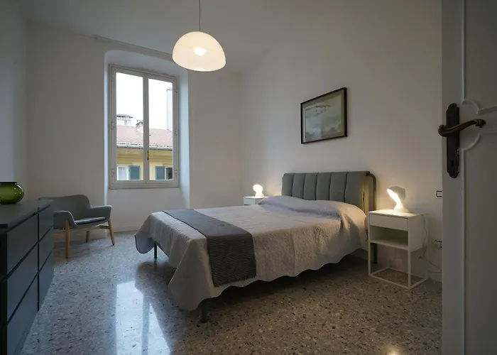 Manzoni 22 *